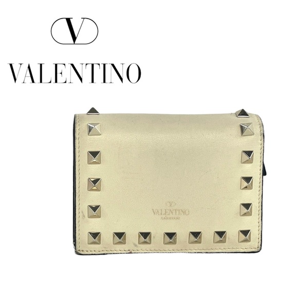 Valentino Handbags - 💎 Valentino Garavani Rockstud wallet